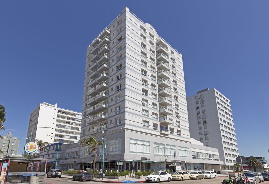 Lux Tower en Punta del Este E108 1 grande